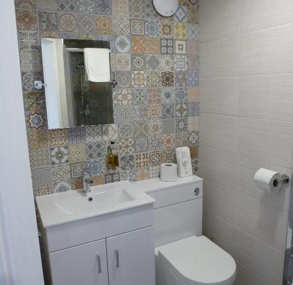 פנסיון The Kenmore Guest House