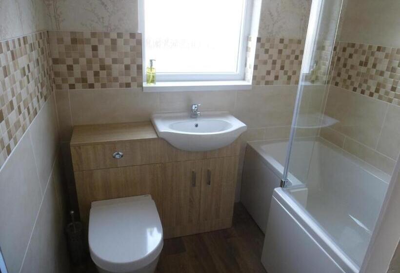 פנסיון The Kenmore Guest House