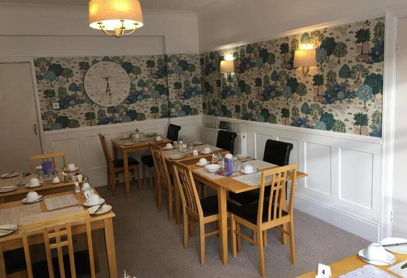 פנסיון The Kenmore Guest House