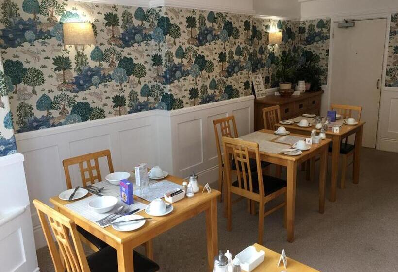 פנסיון The Kenmore Guest House