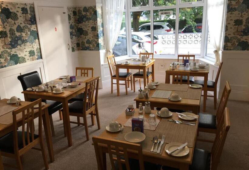 פנסיון The Kenmore Guest House