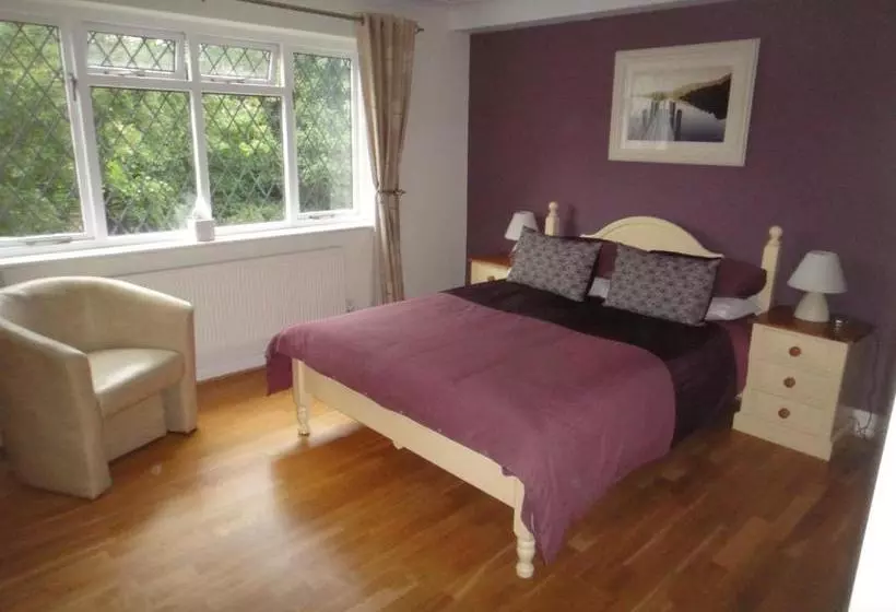 پانسیون The Oaks Guest House