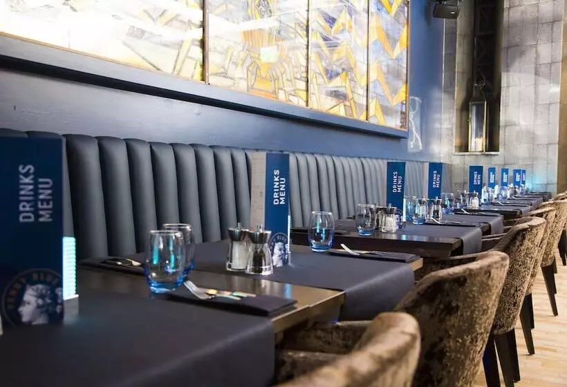 The Halston Carlisle