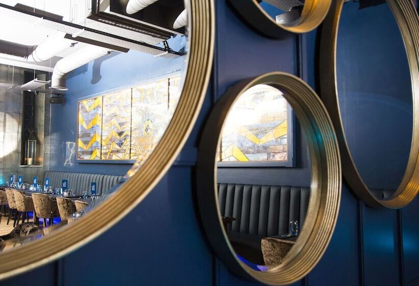 The Halston Carlisle