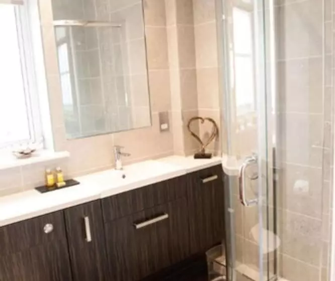 The Halston Carlisle