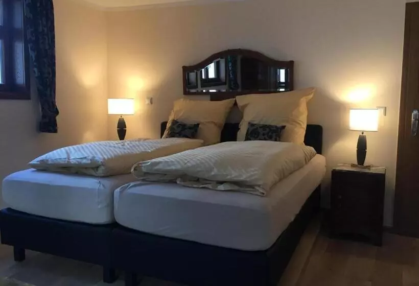 Retkeilymaja Mcmuller S Kemenate Fulda