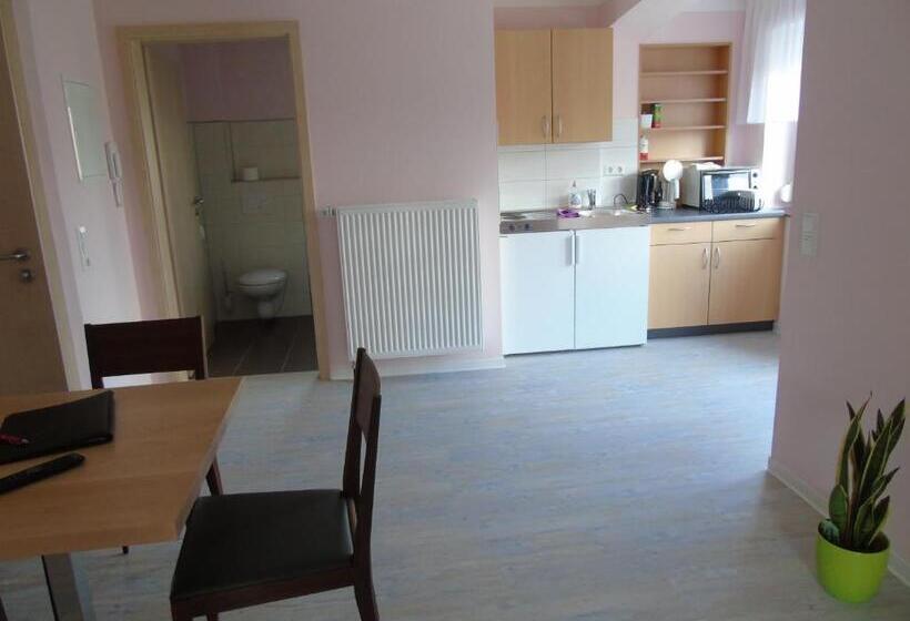 פנסיון Wein Appartements Borth