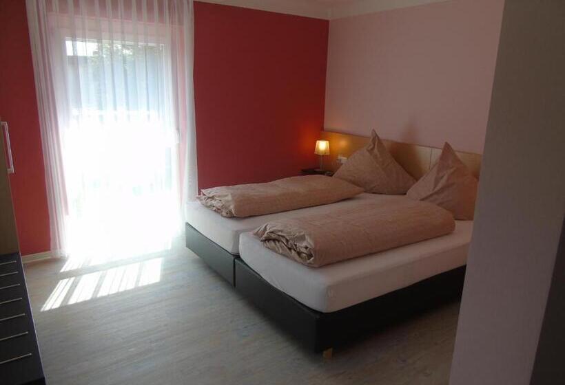 פנסיון Wein Appartements Borth