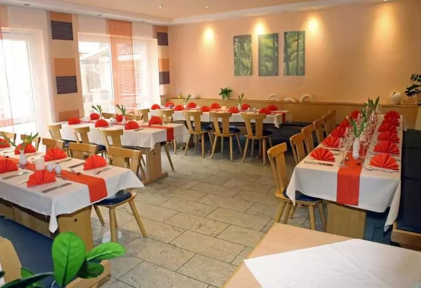 Retkeilymaja Goldener Schlüssel Mit Gästehaus Sina