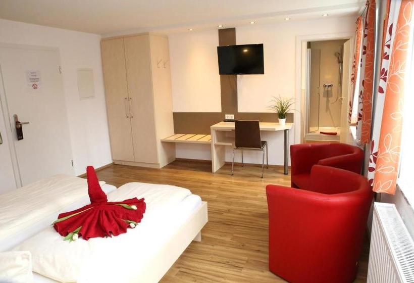 Общежитие Goldener Schlüssel Mit Gästehaus Sina