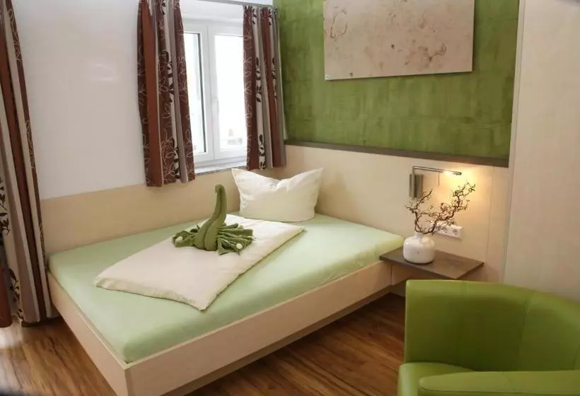 Retkeilymaja Goldener Schlüssel Mit Gästehaus Sina