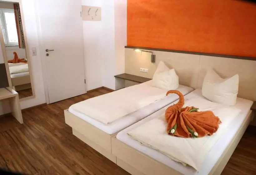 Retkeilymaja Goldener Schlüssel Mit Gästehaus Sina