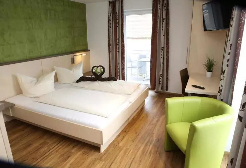 Retkeilymaja Goldener Schlüssel Mit Gästehaus Sina