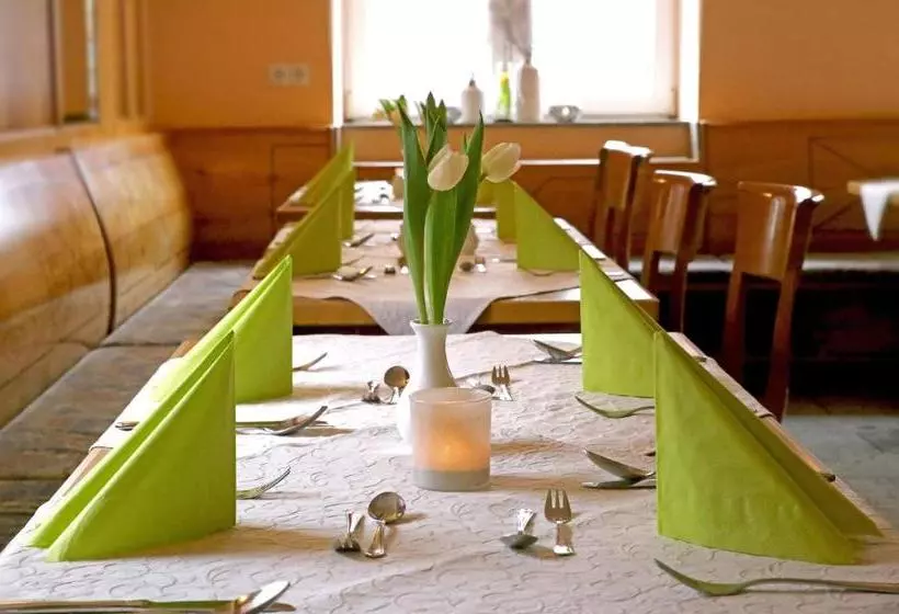 Retkeilymaja Goldener Schlüssel Mit Gästehaus Sina