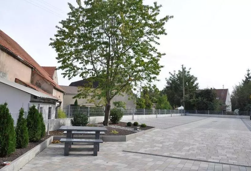 Retkeilymaja Goldener Schlüssel Mit Gästehaus Sina