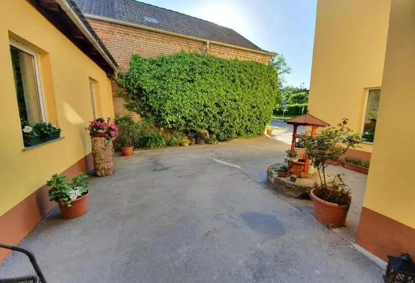 Majatalo Gasthof Zum Amboss