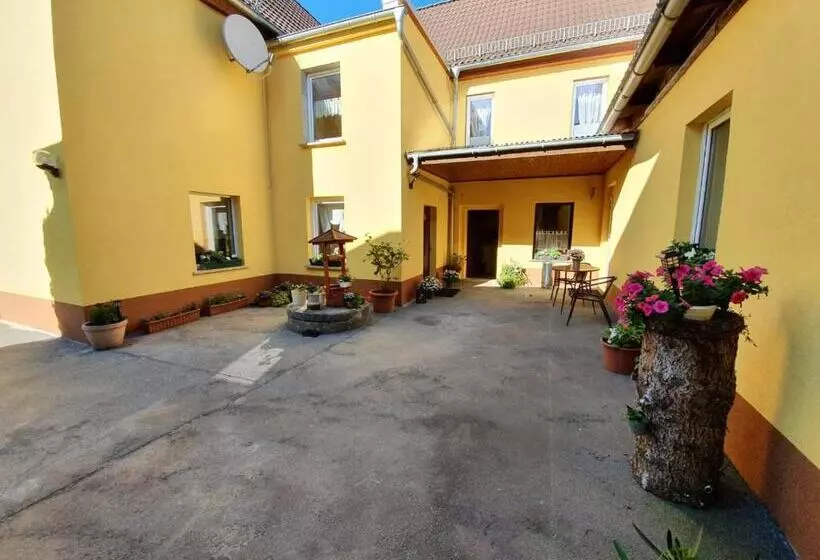 Majatalo Gasthof Zum Amboss