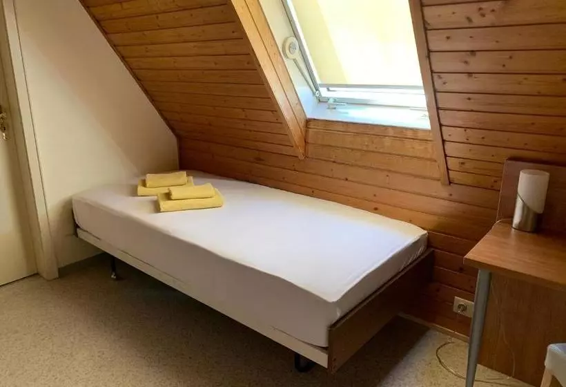 Majatalo Gästehaus An Der Rheinbrücke