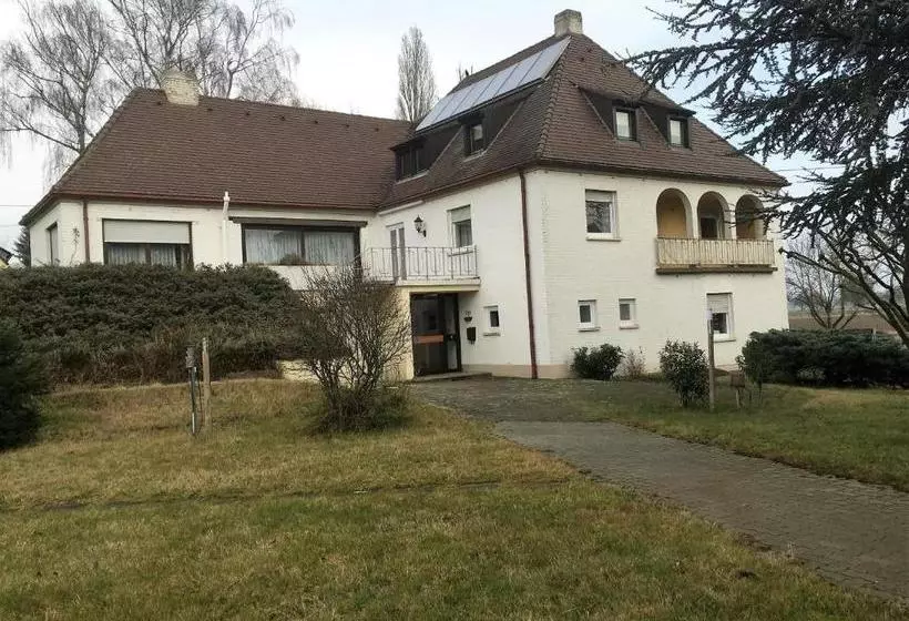 Majatalo Gästehaus An Der Rheinbrücke