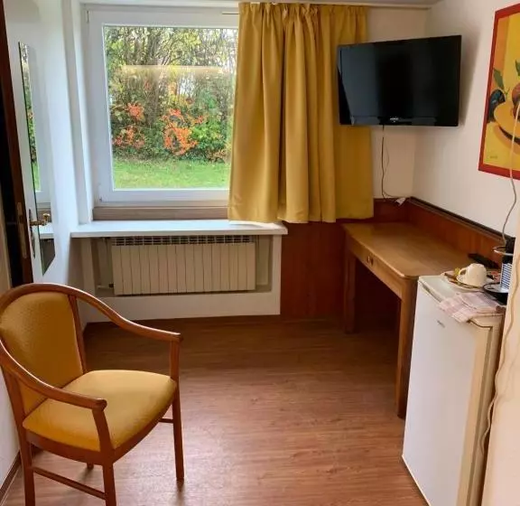 Majatalo Gästehaus An Der Rheinbrücke