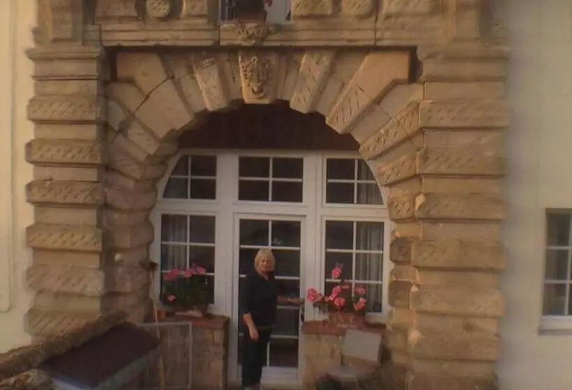 Majatalo Gästehaus Burg Molbach