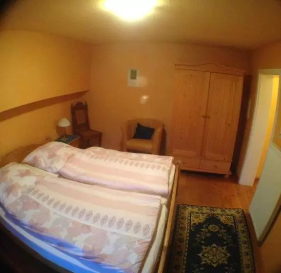 Majatalo Gästehaus Burg Molbach