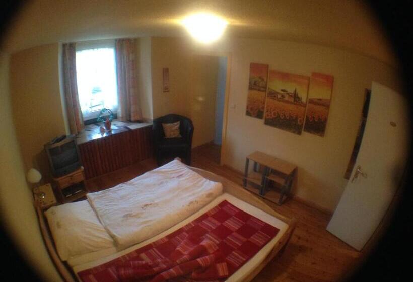 Пансион Gästehaus Burg Molbach