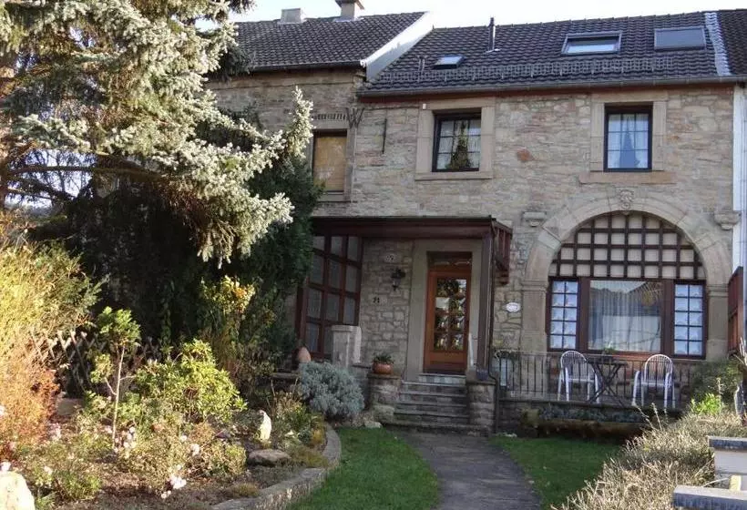 Majatalo Gästehaus Burg Molbach