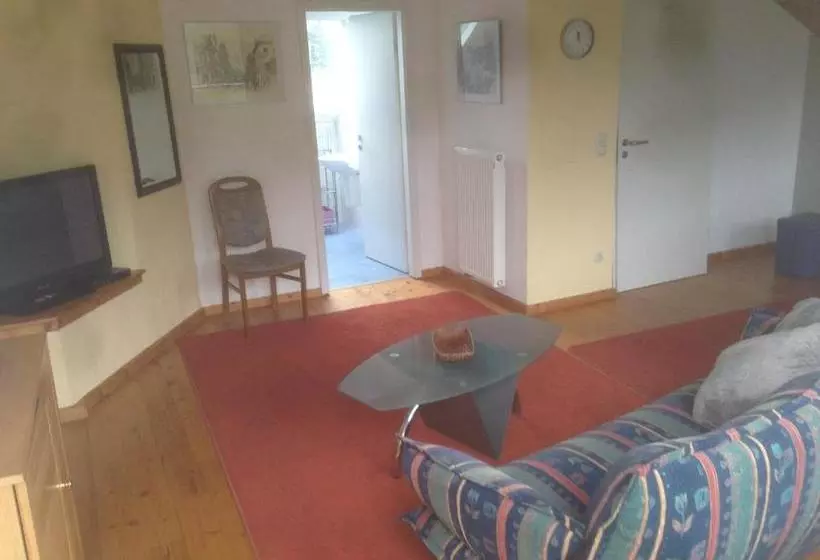 Majatalo Gästehaus Burg Molbach