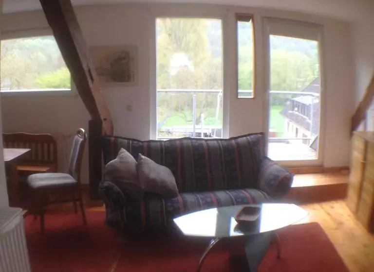 Majatalo Gästehaus Burg Molbach