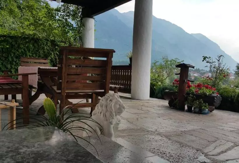ペンション Villa Bergkristall