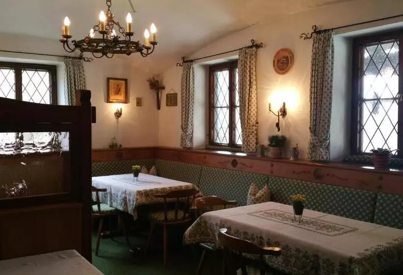 ペンション Villa Bergkristall