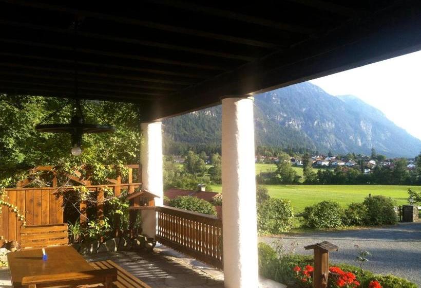 פנסיון Villa Bergkristall