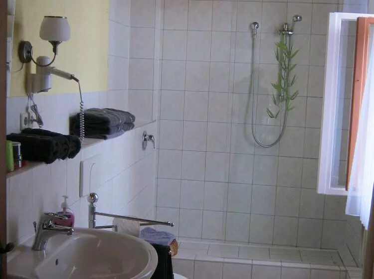 Pension Zum Alten Schulhaus