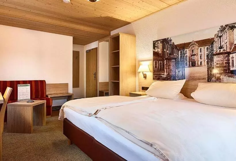 ユースホステル Gasthof Adler