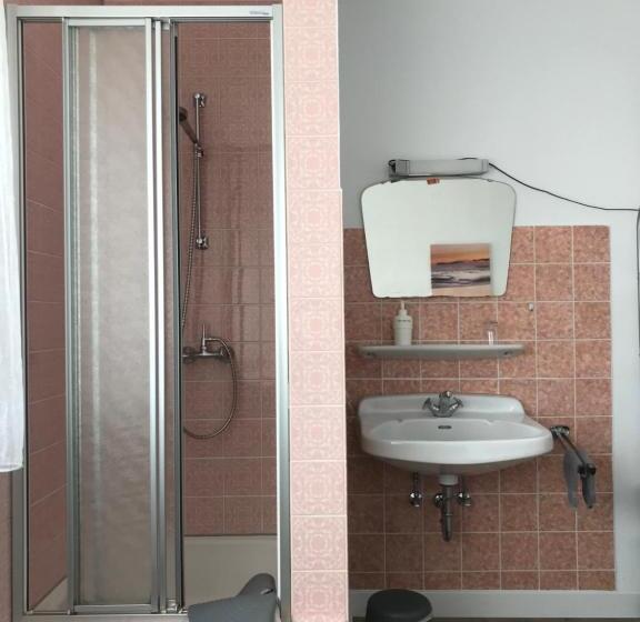 فندق صغير Landgasthof Felsenkeller