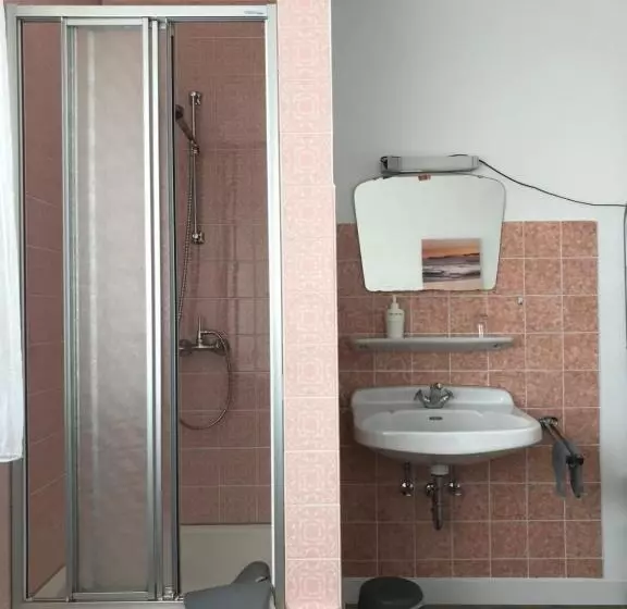 Retkeilymaja Landgasthof Felsenkeller