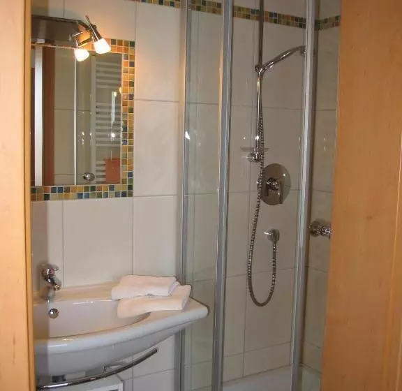 Retkeilymaja Landgasthof Felsenkeller