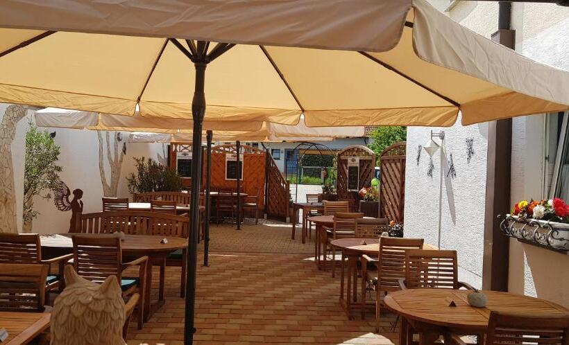 펜션 Gasthof Liederhalle