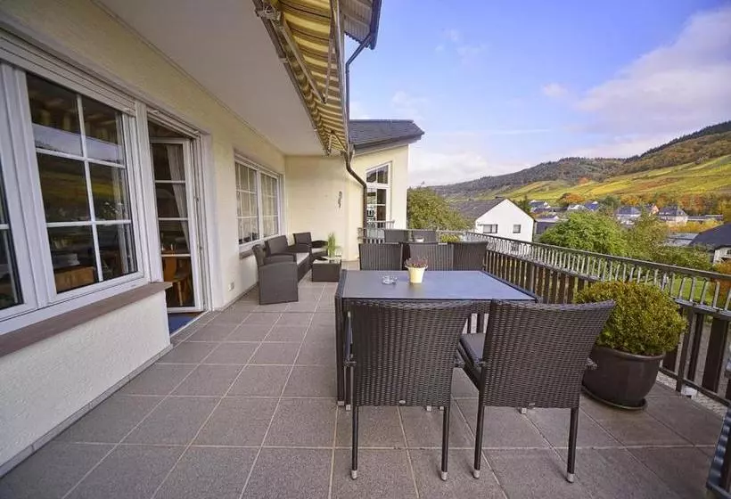 Majatalo Wein & Gästehaus Rosenlay