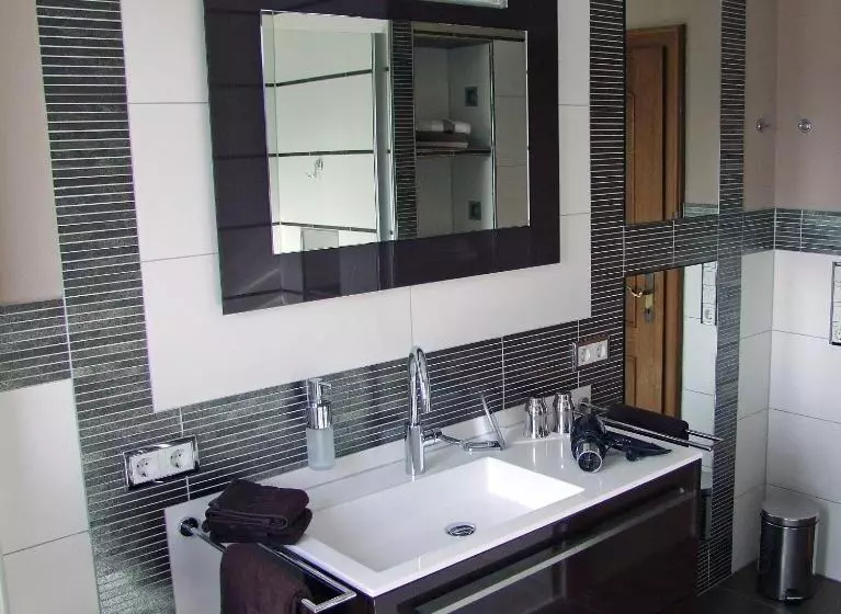 Majatalo Wein & Gästehaus Rosenlay