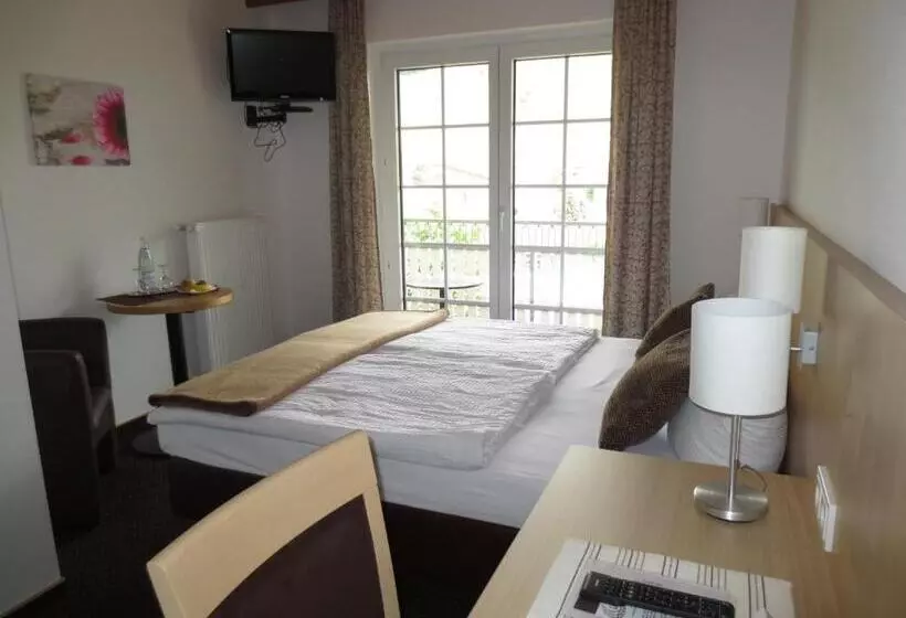 Majatalo Wein & Gästehaus Rosenlay