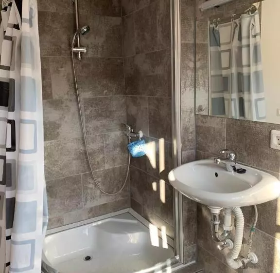 Belle Vue Apartrooms