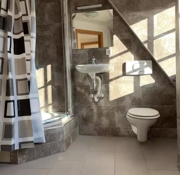 Belle Vue Apartrooms