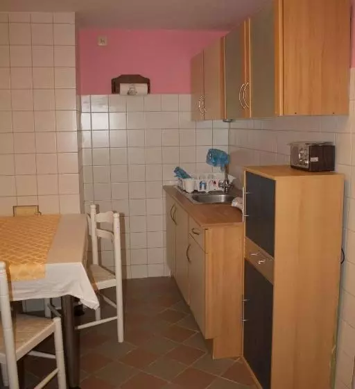 Belle Vue Apartrooms