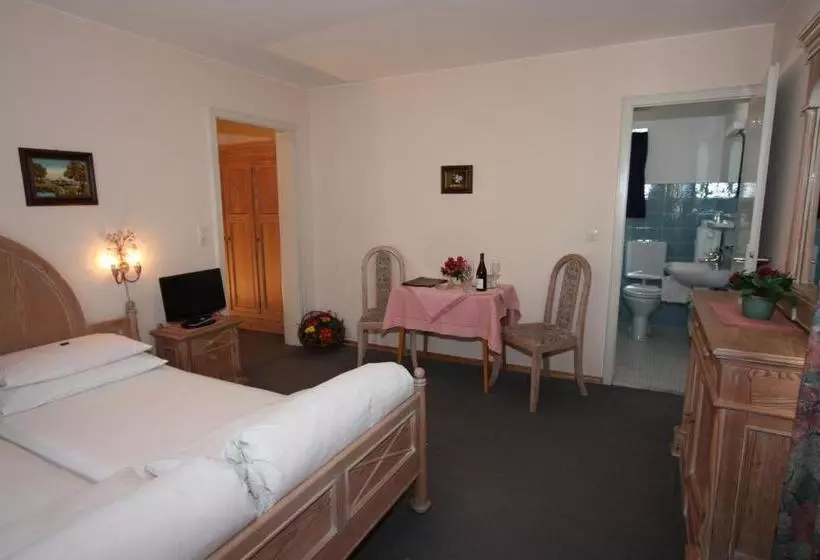 ペンション Haus Höllental
