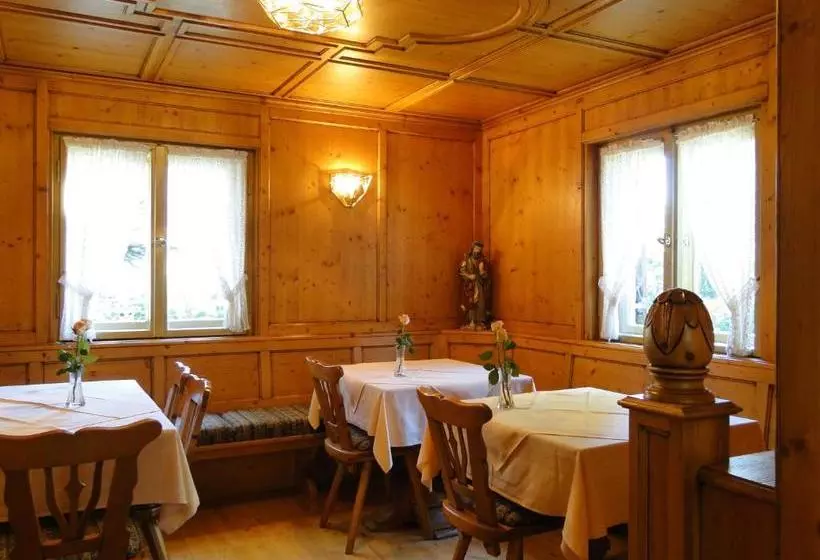 ペンション Haus Höllental
