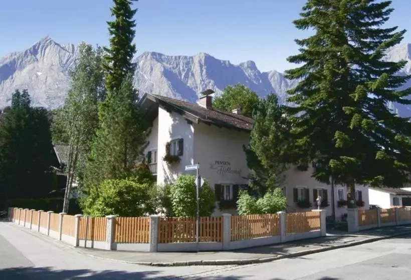 ペンション Haus Höllental