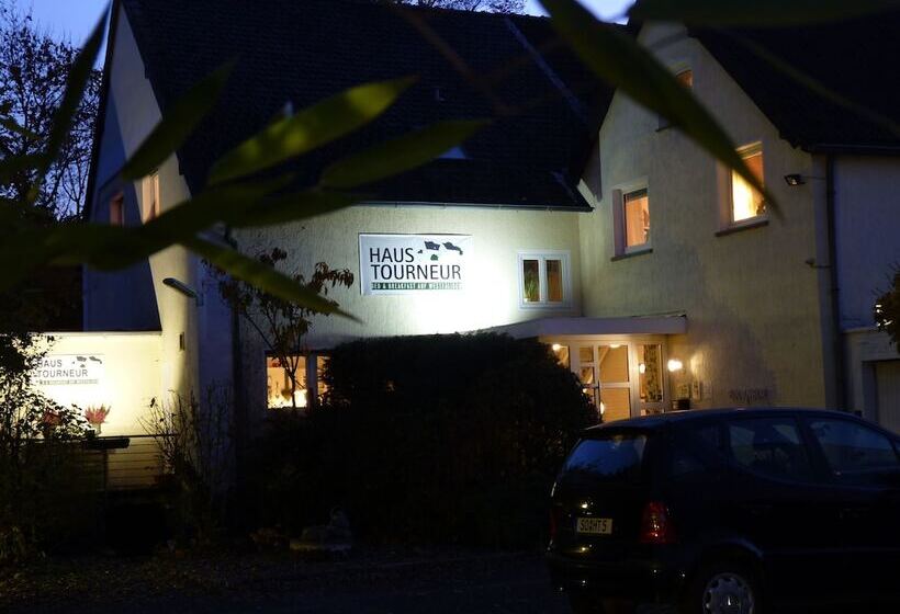 פנסיון Haus Tourneur