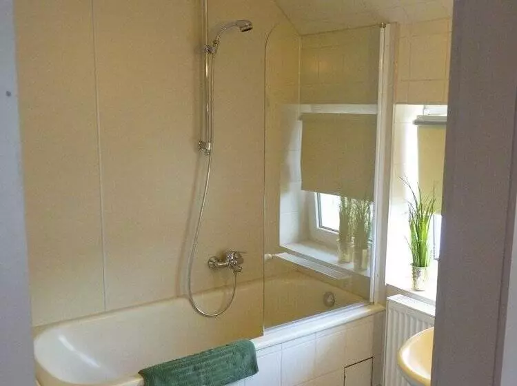 Majatalo Haus Tourneur